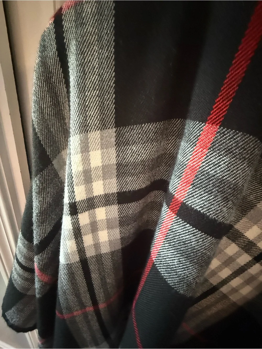 V. FRAAS Black, Gray & Red Plaid Open-Front Poncho